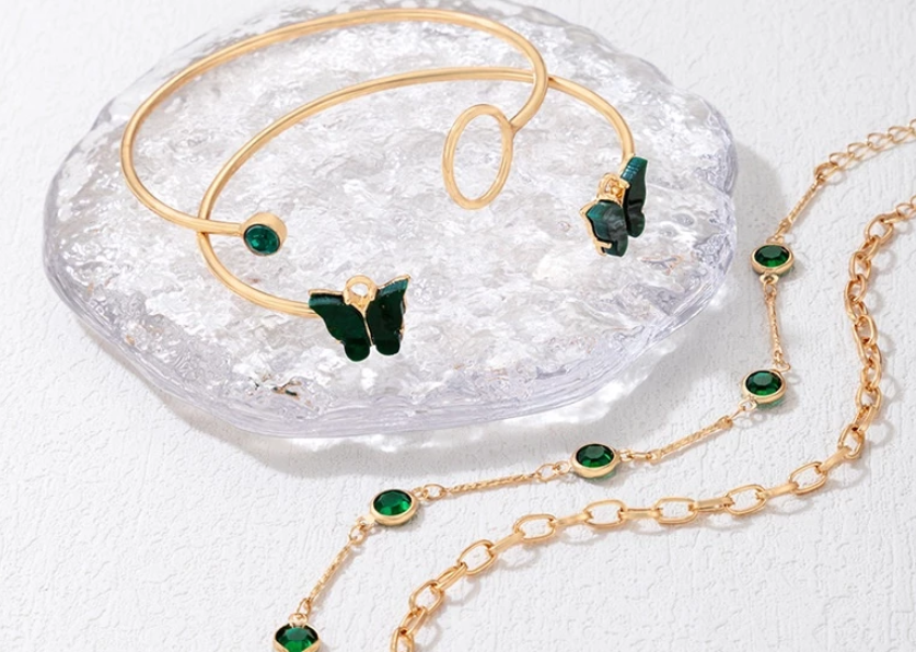 Juego de 4 pulseras de lujo con gemas verdes